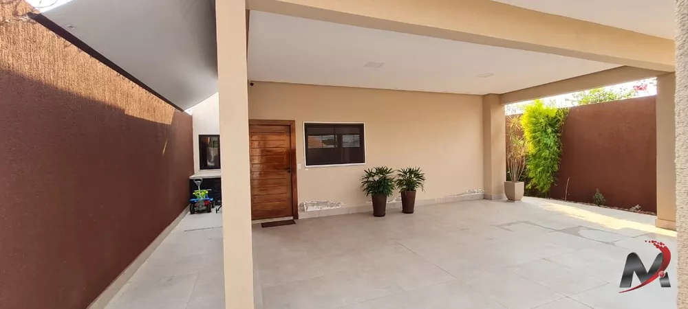 Casa à venda com 3 quartos, 183m² - Foto 1