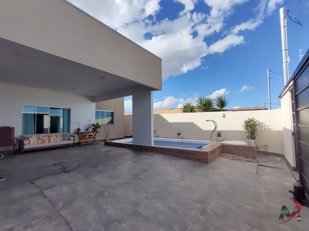 Casa, 4 quartos, 220 m² - Foto 1
