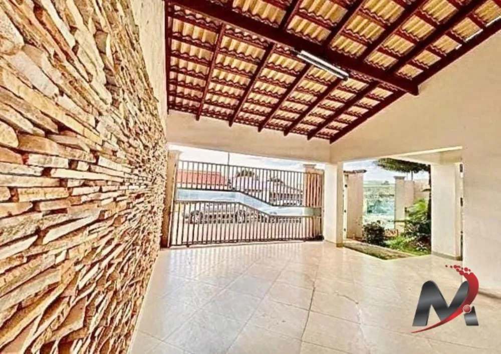 Casa, 4 quartos, 220 m² - Foto 1