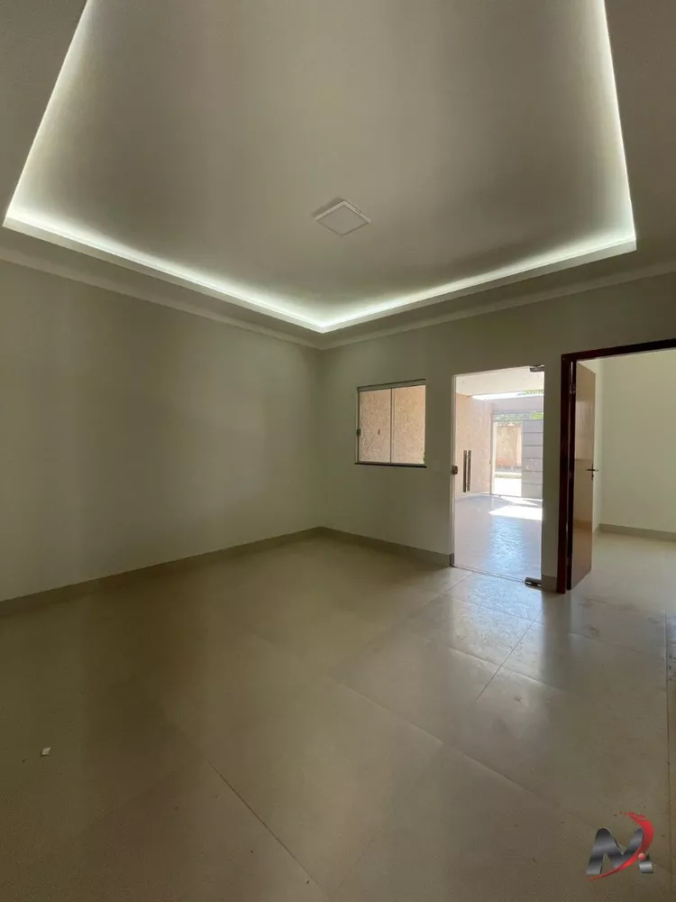 Casa à venda com 3 quartos, 105m² - Foto 1