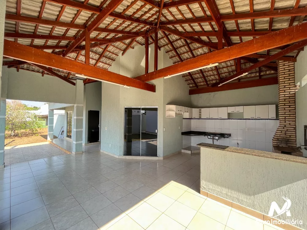 Casa à venda com 3 quartos, 300m² - Foto 3