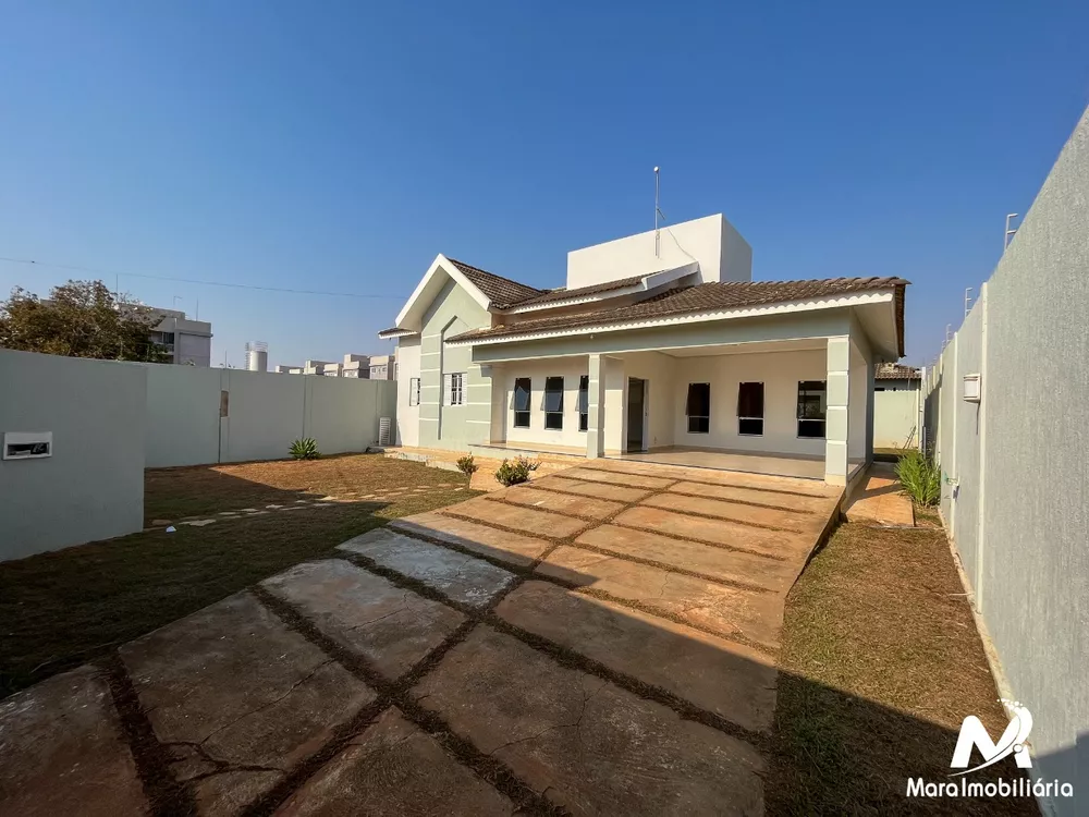 Casa à venda com 3 quartos, 300m² - Foto 1