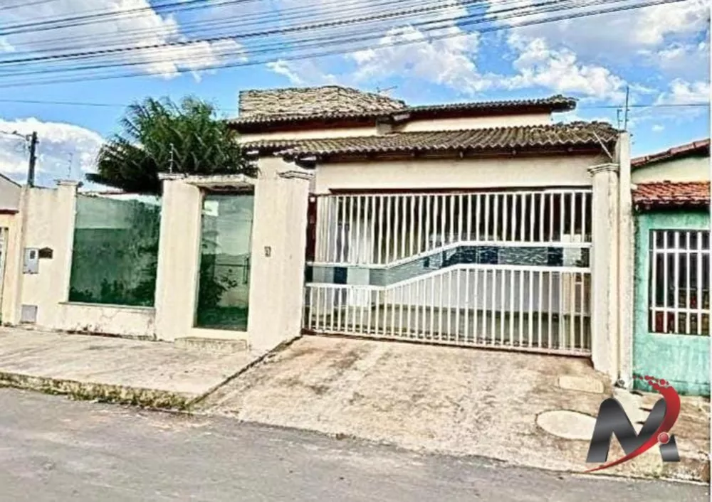 Casa à venda com 4 quartos, 220m² - Foto 3