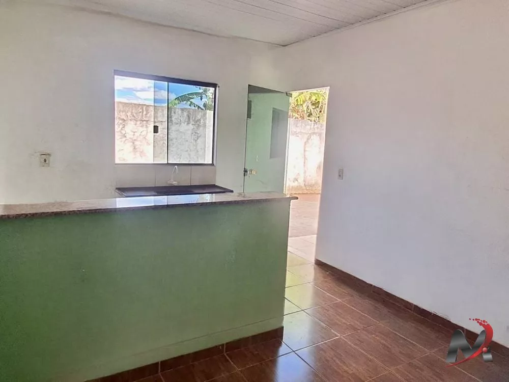 Casa à venda com 6 quartos, 180m² - Foto 3