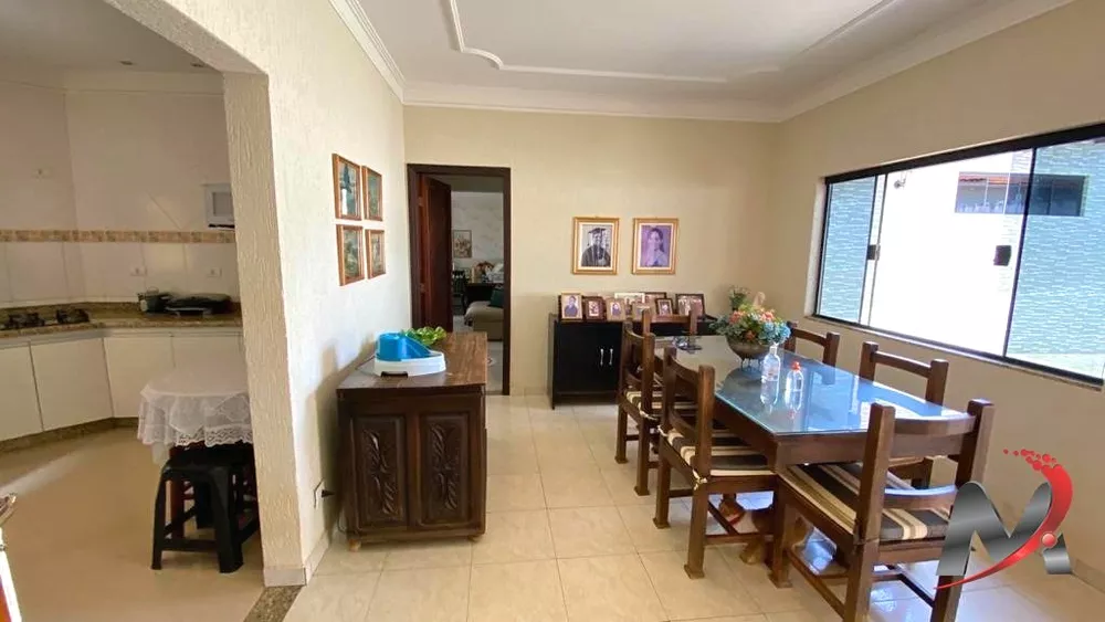 Casa à venda com 6 quartos, 274m² - Foto 3