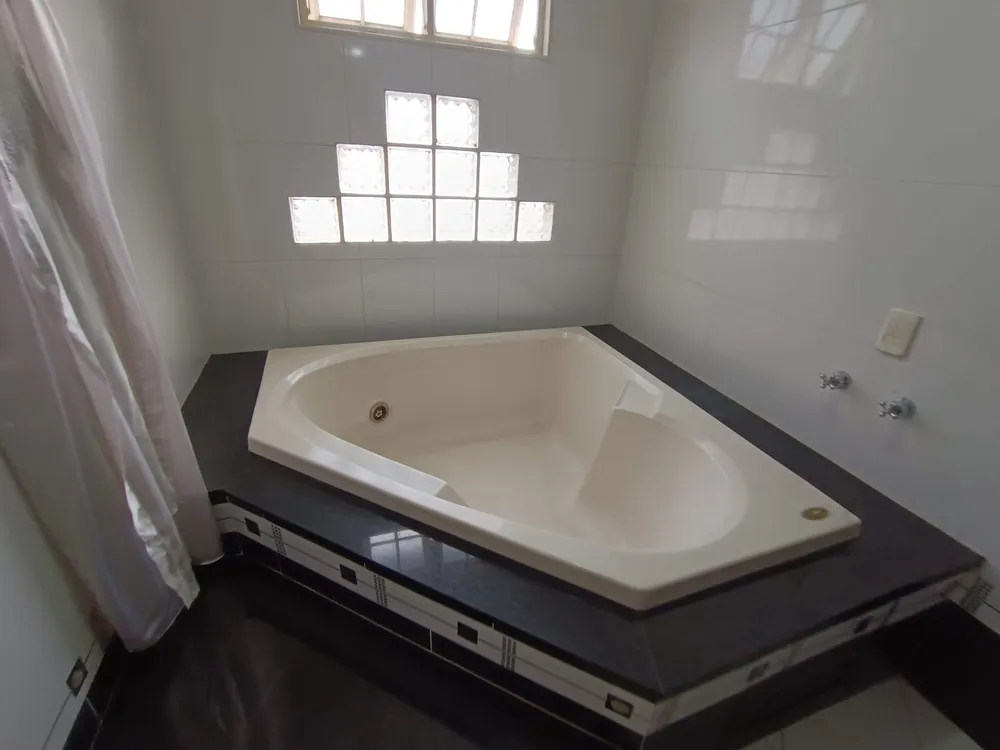 Casa, 4 quartos, 356 m² - Foto 1