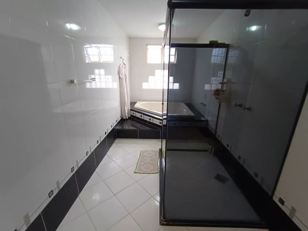 Casa, 4 quartos, 356 m² - Foto 1