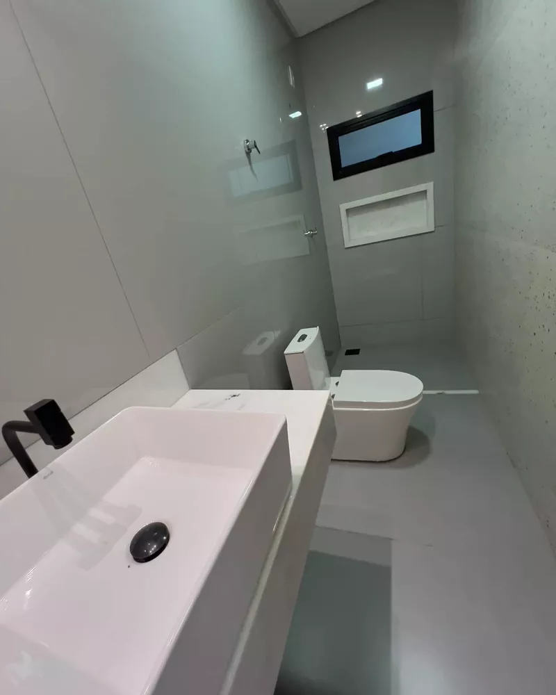 Casa, 4 quartos, 196 m² - Foto 1