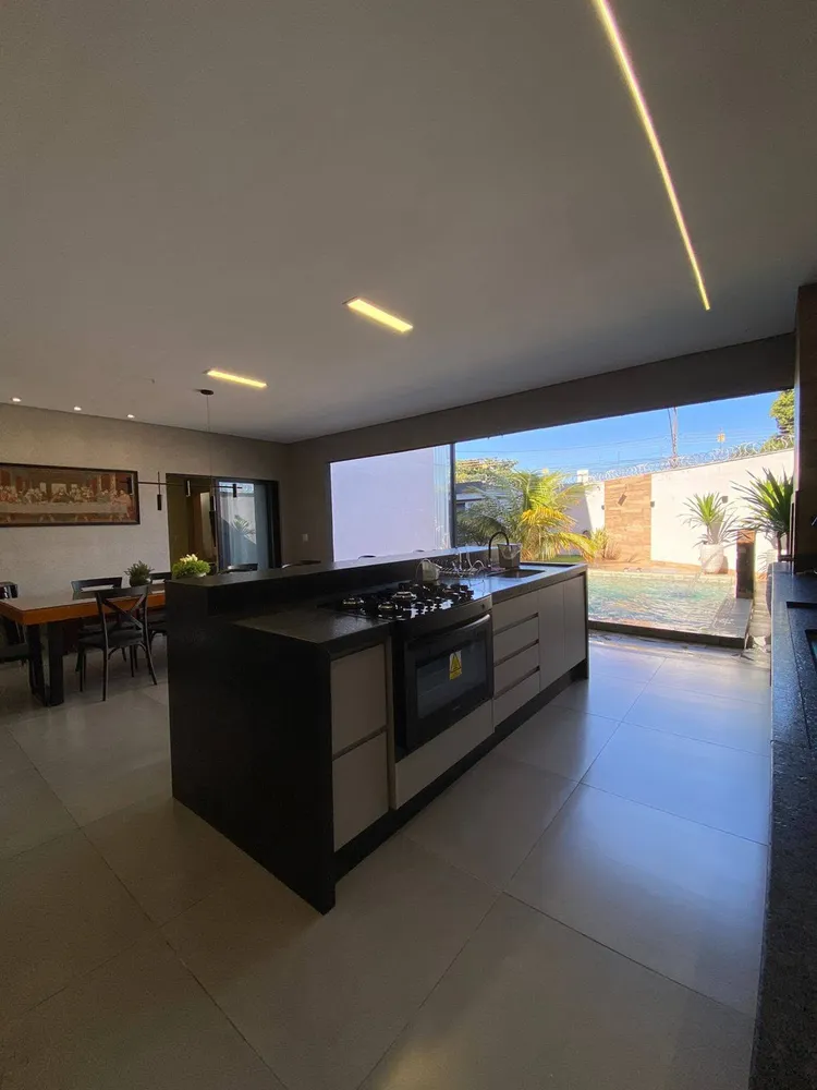 Casa, 3 quartos, 211 m² - Foto 3