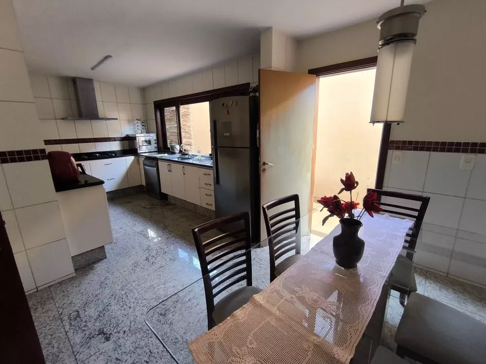 Casa, 4 quartos, 400 m² - Foto 1
