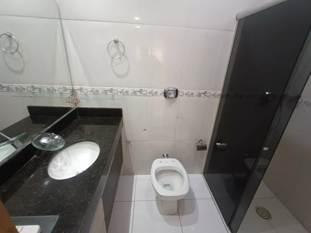 Casa, 3 quartos, 242 m² - Foto 1