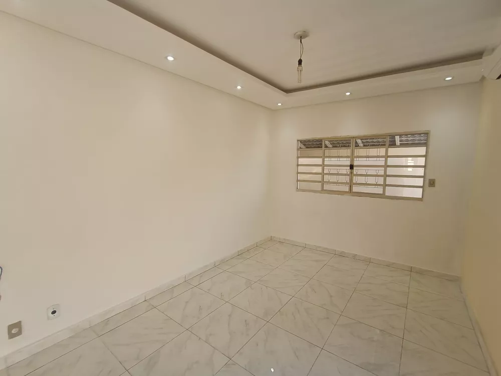 Casa, 3 quartos, 242 m² - Foto 2