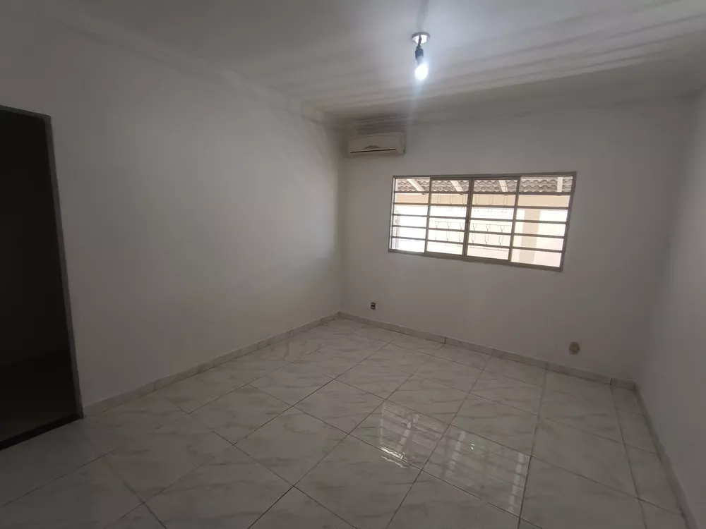 Casa, 3 quartos, 242 m² - Foto 3