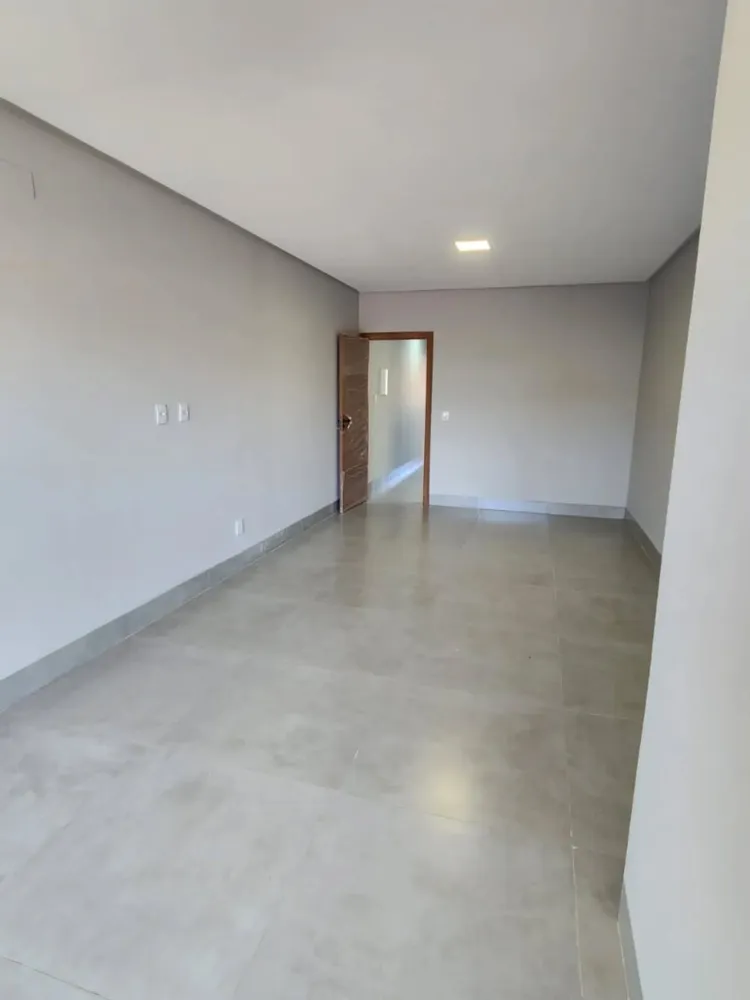 Casa, 4 quartos, 230 m² - Foto 1