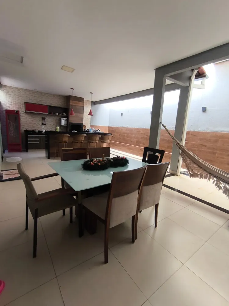 Casa, 3 quartos, 225 m² - Foto 2