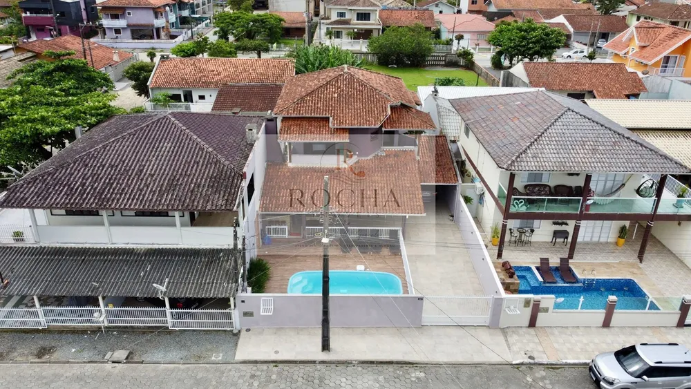 Sobrado, 4 quartos, 235 m² - Foto 1
