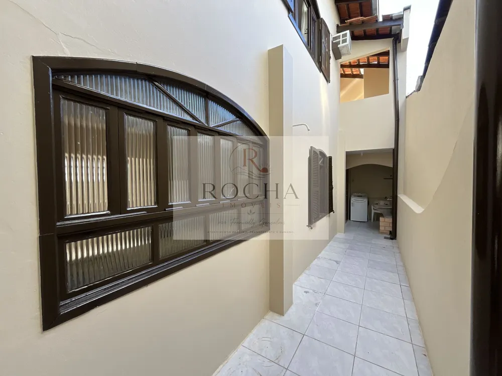 Casa, 6 quartos, 230 m² - Foto 2