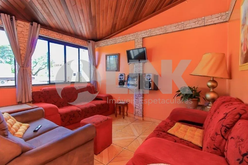 Casa à venda com 9 quartos, 360m² - Foto 1