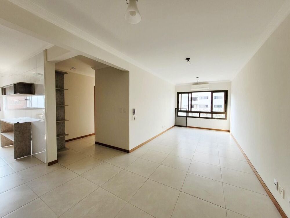 Apartamento à venda com 2 quartos, 68m² - Foto 4