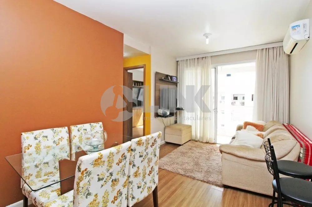 Apartamento à venda com 2 quartos, 62m² - Foto 1