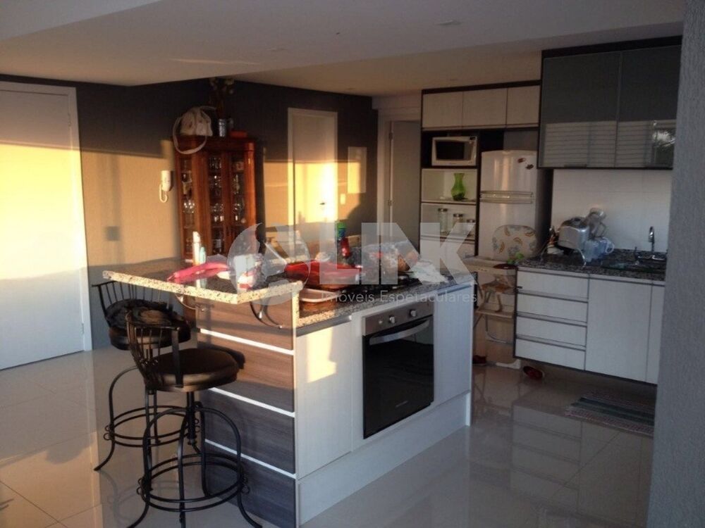 Apartamento à venda com 3 quartos, 121m² - Foto 3