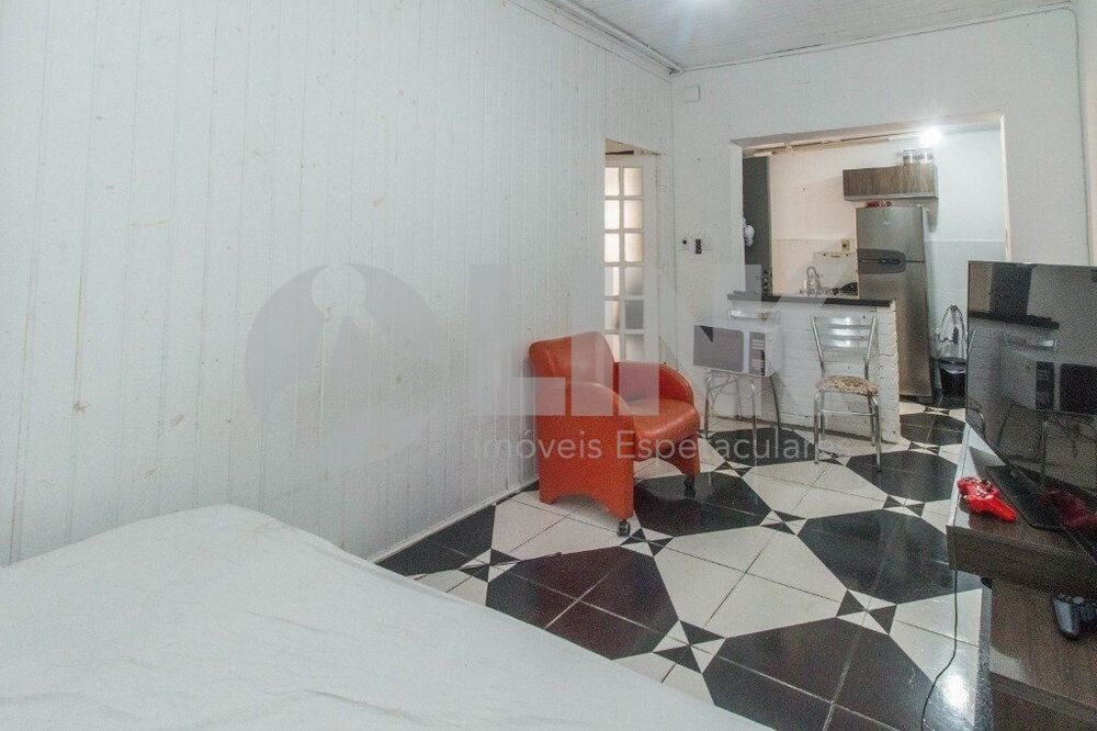 Casa à venda com 1 quarto, 100m² - Foto 3