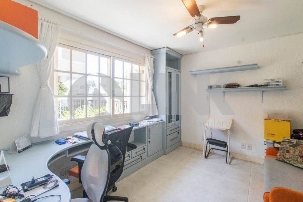 Casa de Condomínio à venda com 3 quartos, 337m² - Foto 3