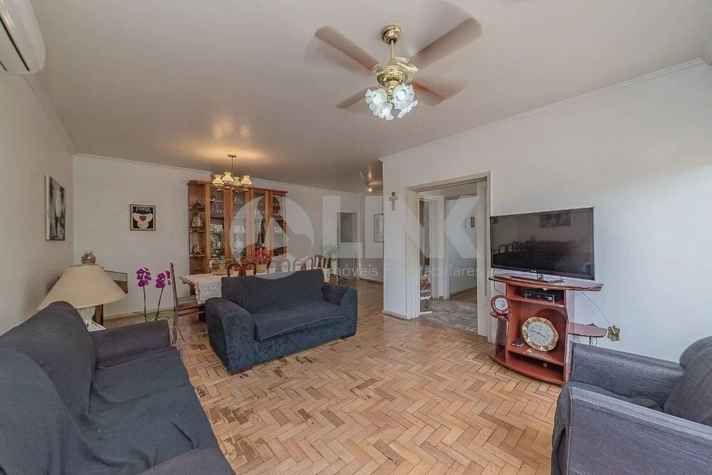 Casa à venda com 3 quartos, 258m² - Foto 1