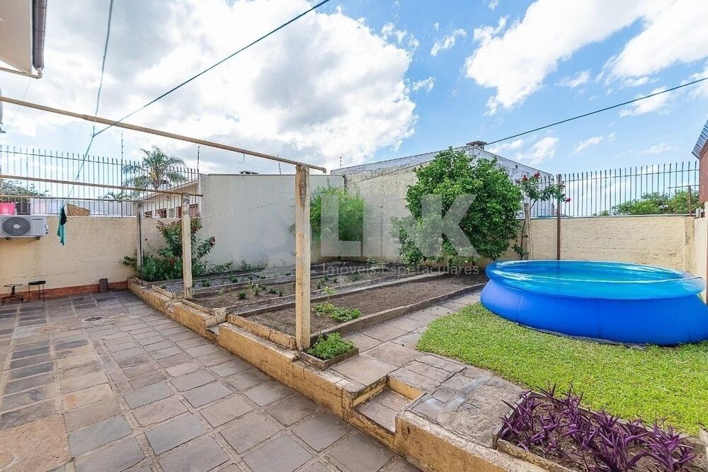 Casa à venda com 3 quartos, 258m² - Foto 7