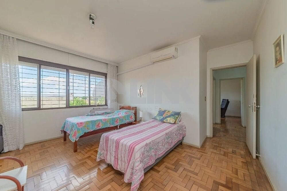 Casa à venda com 3 quartos, 258m² - Foto 5