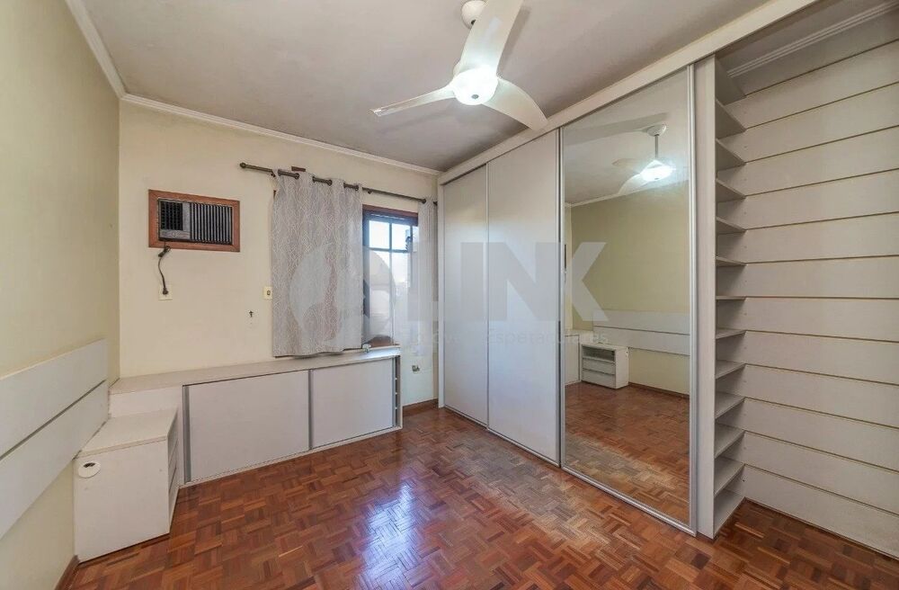 Casa à venda com 3 quartos, 231m² - Foto 7