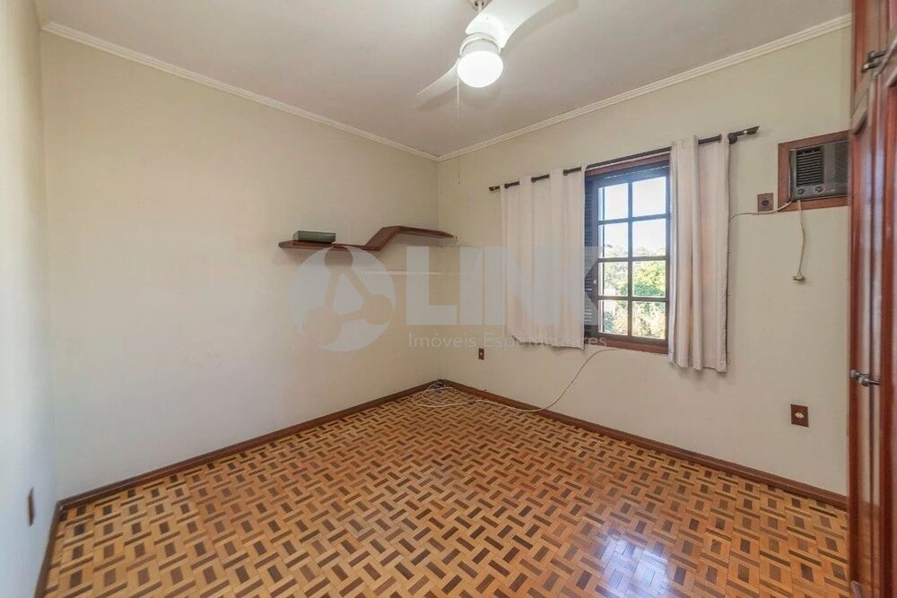 Casa à venda com 3 quartos, 231m² - Foto 9