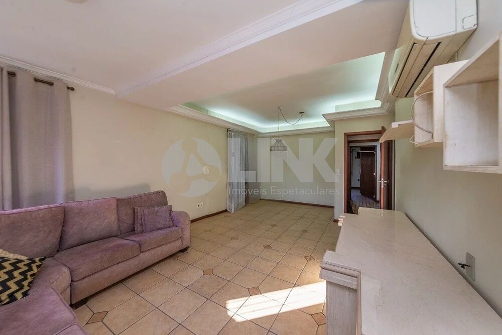 Casa à venda com 3 quartos, 231m² - Foto 2