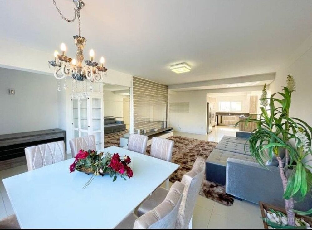 Apartamento à venda com 4 quartos, 193m² - Foto 1