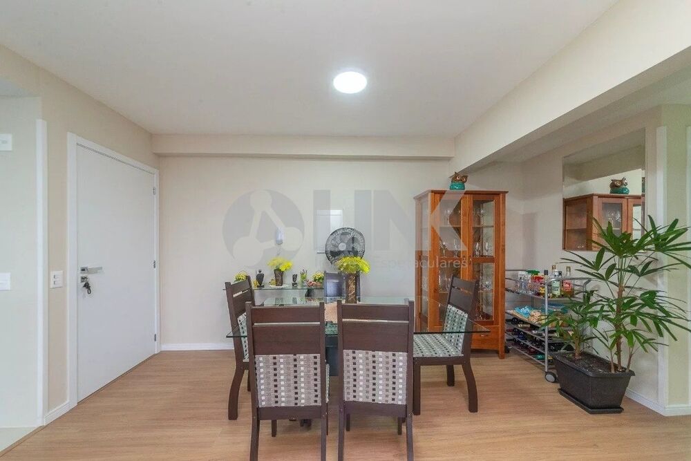 Apartamento à venda com 3 quartos, 81m² - Foto 2
