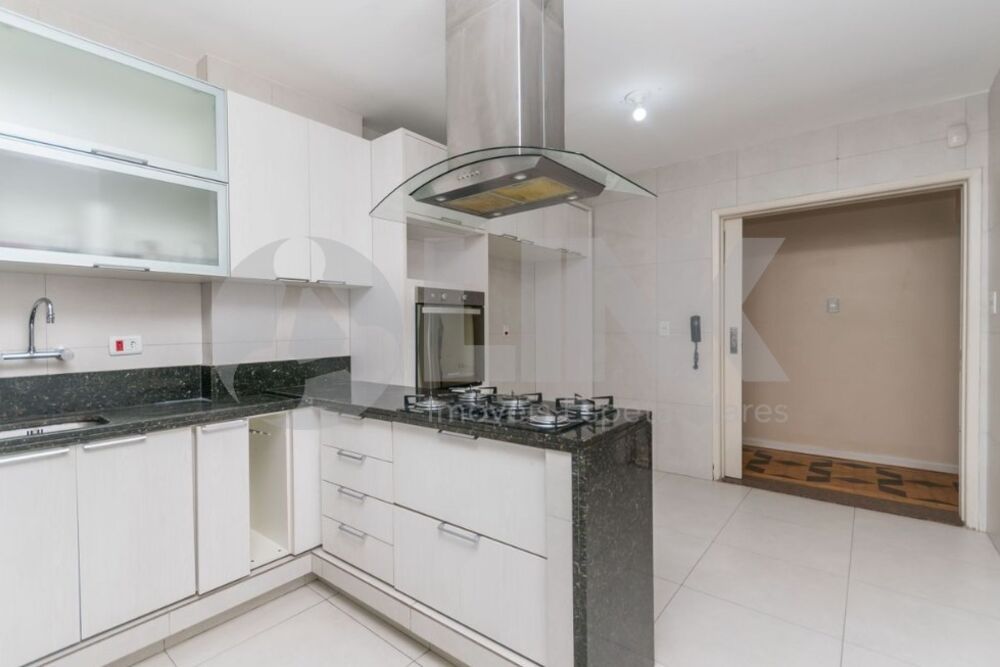 Apartamento à venda com 3 quartos, 142m² - Foto 8