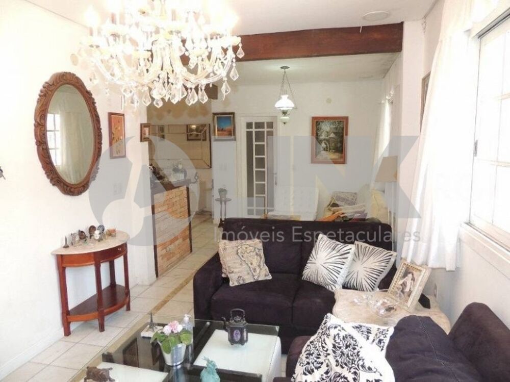 Casa à venda com 3 quartos, 300m² - Foto 1