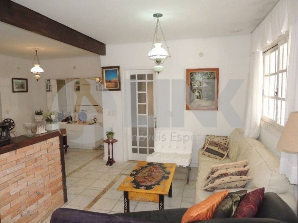 Casa à venda com 3 quartos, 300m² - Foto 2