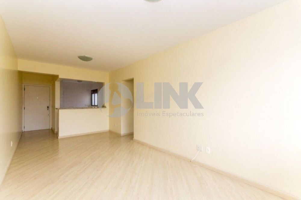 Apartamento à venda com 2 quartos, 64m² - Foto 2
