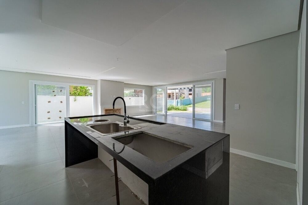 Casa de Condomínio à venda com 3 quartos, 300m² - Foto 6