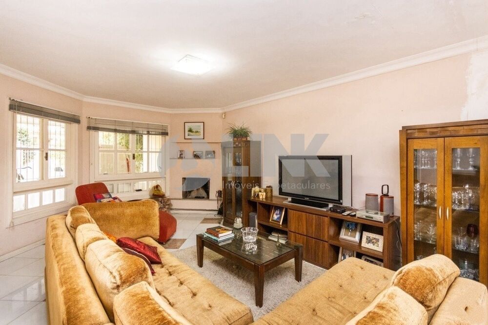 Casa, 3 quartos, 285 m² - Foto 1