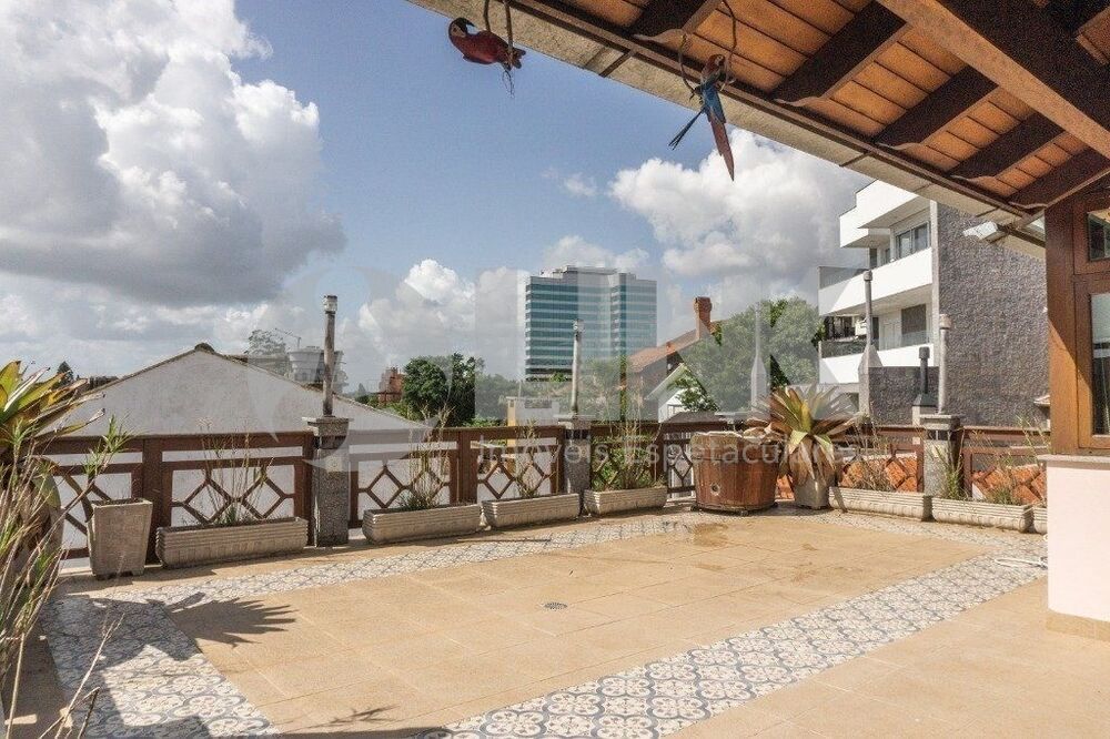 Casa à venda com 5 quartos, 297m² - Foto 4