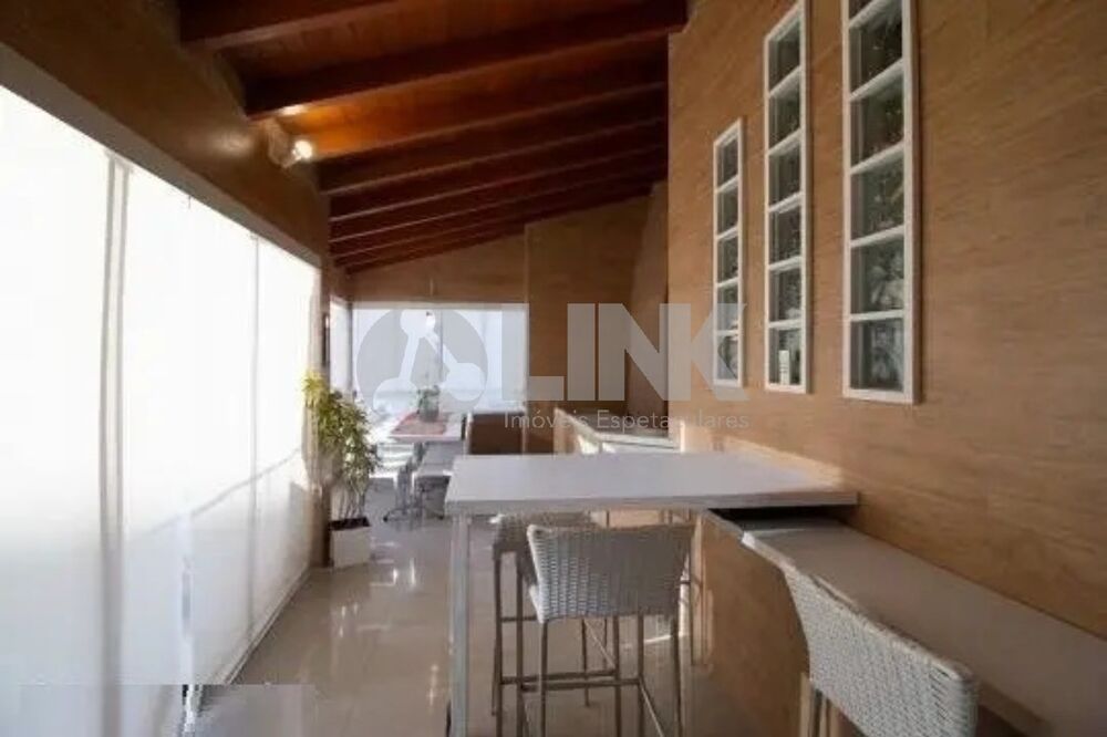 Cobertura à venda com 2 quartos, 130m² - Foto 3