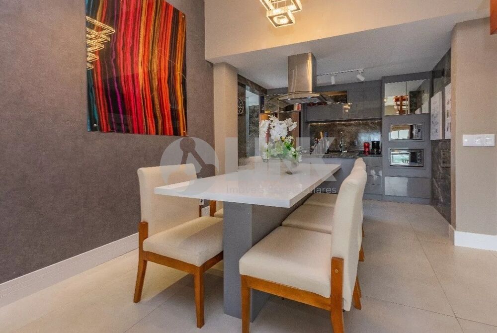 Cobertura, 3 quartos, 209 m² - Foto 3