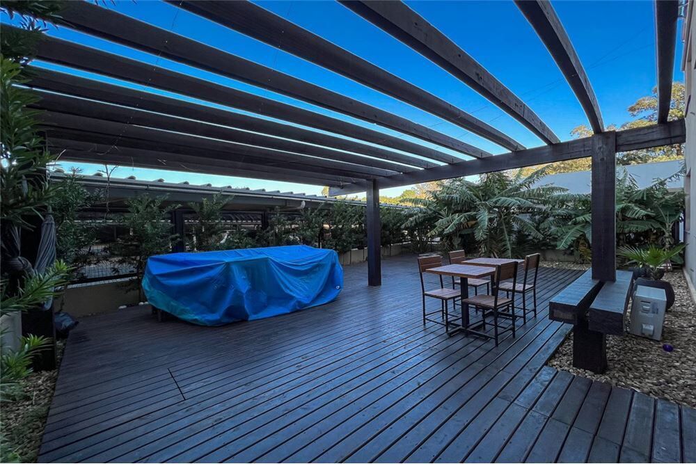 Apartamento à venda com 3 quartos, 165m² - Foto 2
