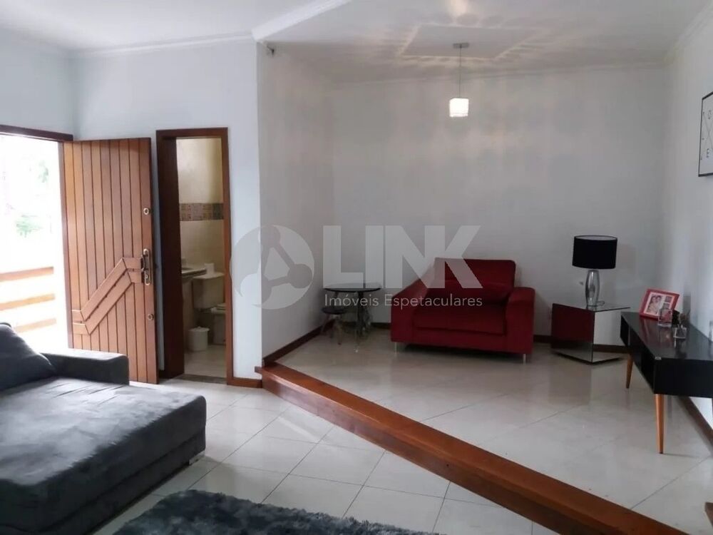 Casa, 3 quartos, 226 m² - Foto 1