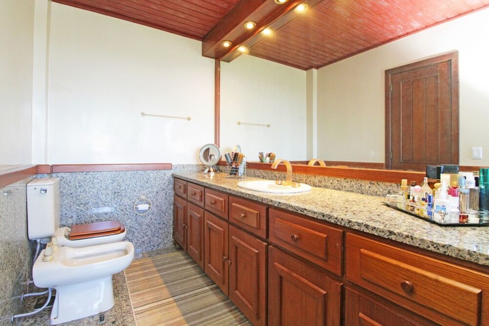 Casa à venda com 4 quartos - Foto 1