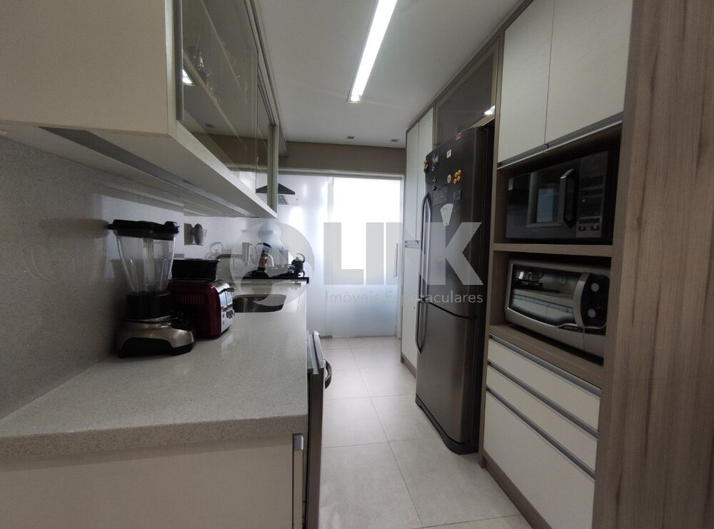 Apartamento à venda com 3 quartos, 187m² - Foto 9