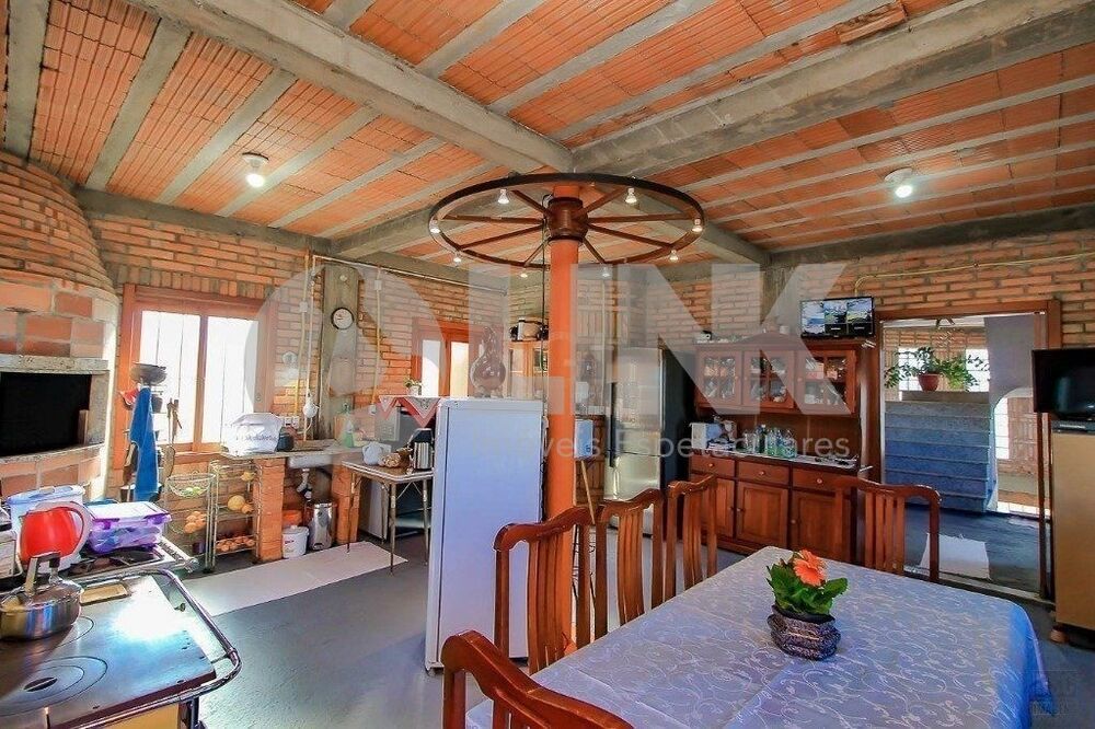 Casa à venda com 5 quartos, 600m² - Foto 2