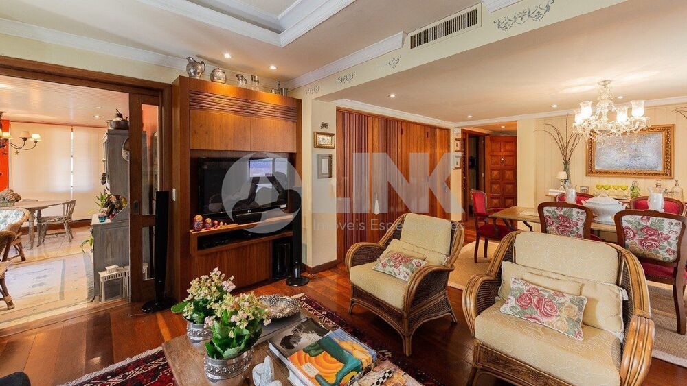 Apartamento à venda com 3 quartos, 246m² - Foto 7